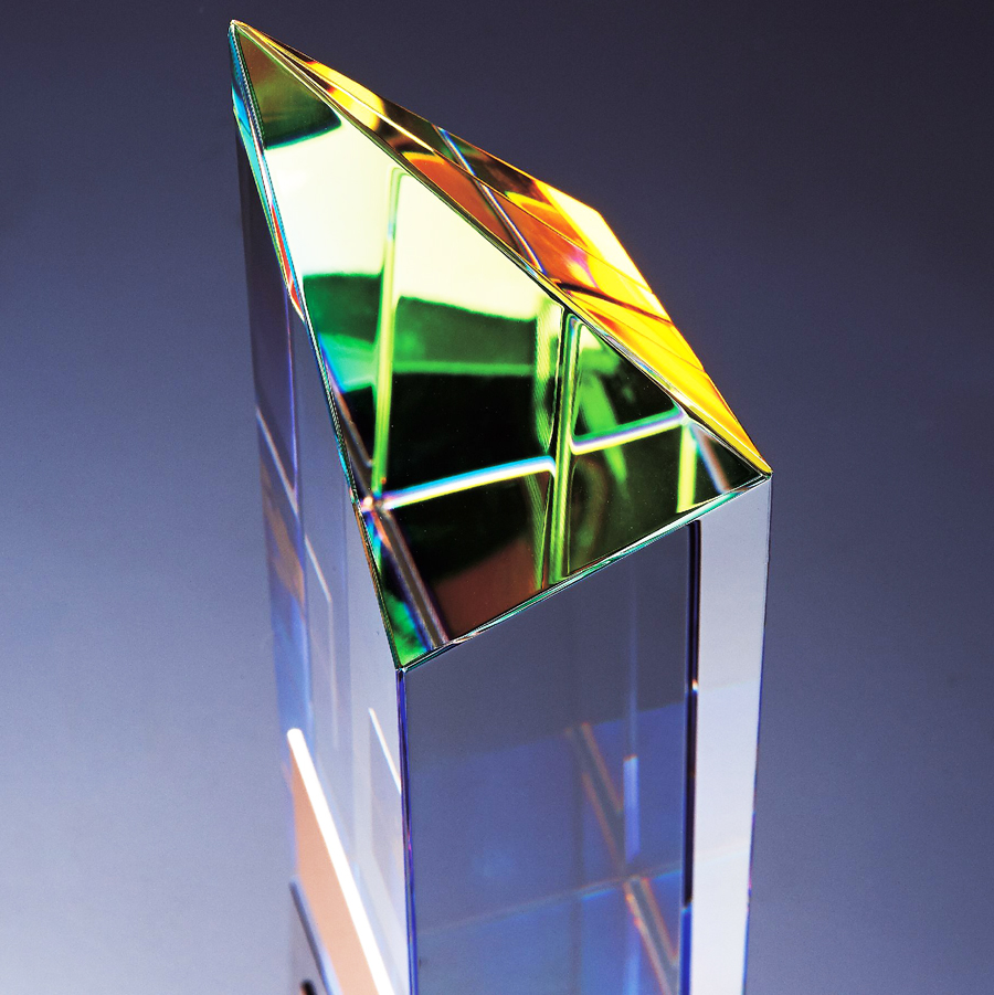光学ガラス製表彰楯 新商品 PJSS-307 レインボー加工の見本です